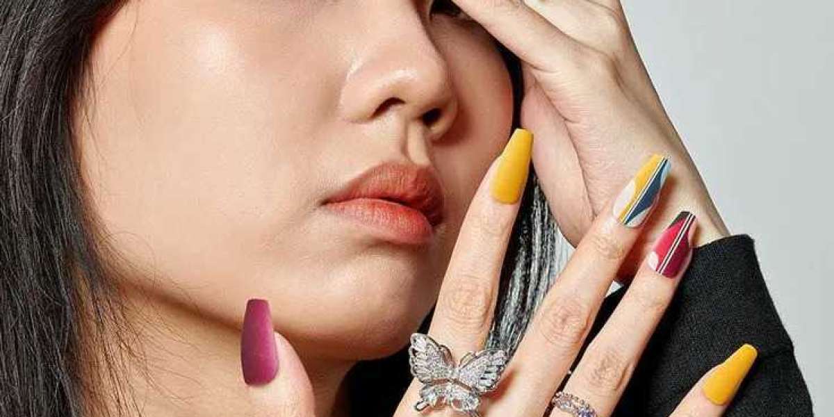 Structured Gel Manicure: Elevating Nail Art to New Heights